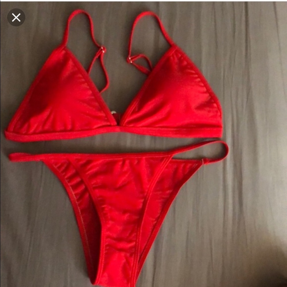 S red bikini🔥🔥🔥 fits like an xs
